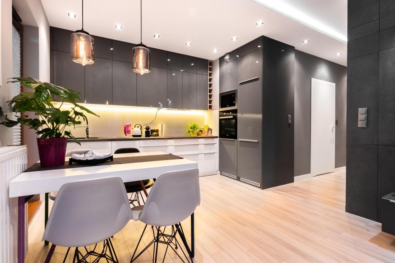 Elegant Business Accommodation With Parking - By Upstairs Krakow Luaran gambar
