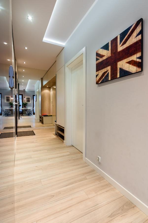 Elegant Business Accommodation With Parking - By Upstairs Krakow Luaran gambar