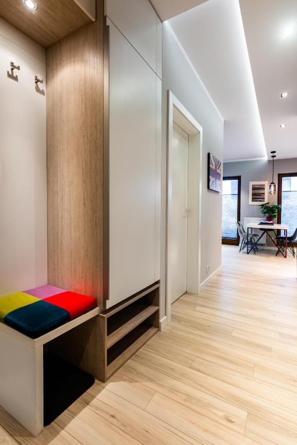 Elegant Business Accommodation With Parking - By Upstairs Krakow Luaran gambar